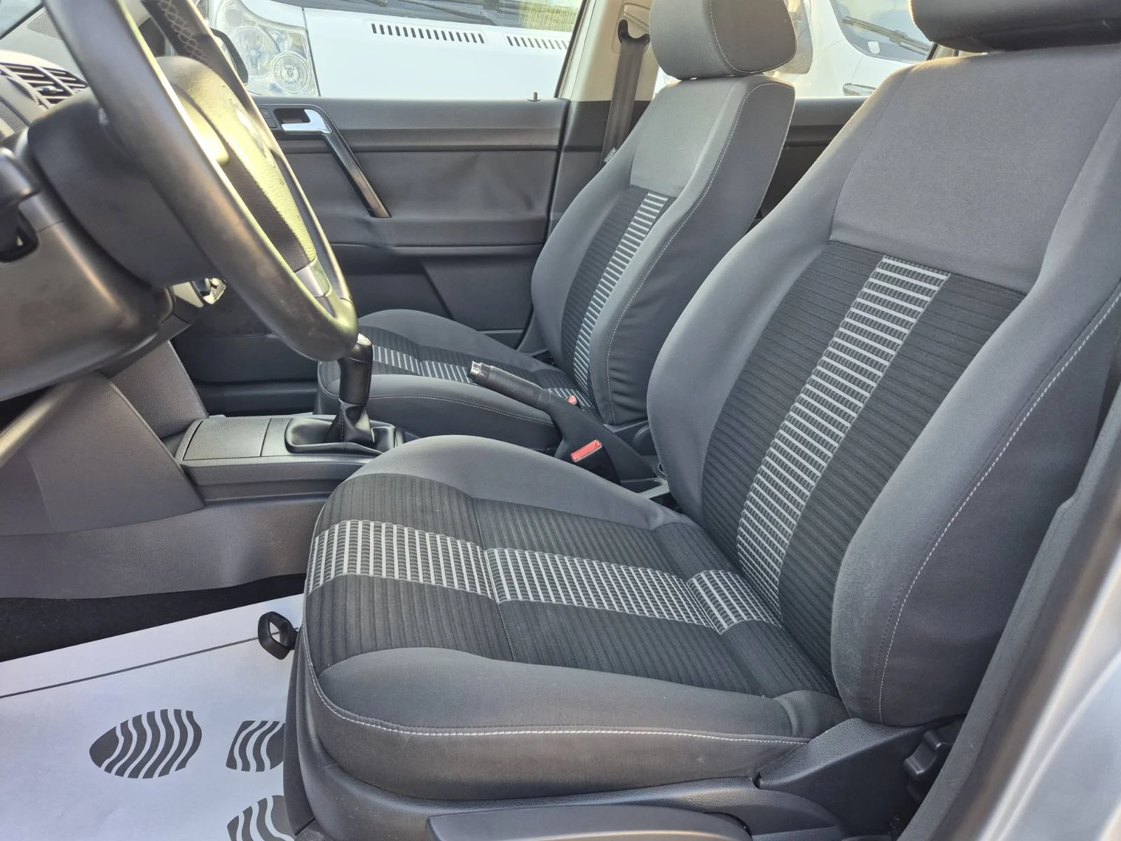 VW Polo 1.2I-176000км, снимка 7 - Автомобили и джипове - 54703425