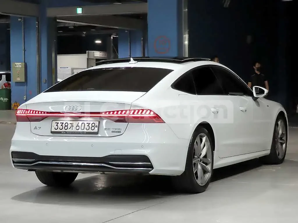 Audi A7 55 TFSI HEAD UP/PANORAMA/360CAM/ПОДГРЕВ/ОБДУХВАНЕ/, снимка 2 - Автомобили и джипове - 55149153