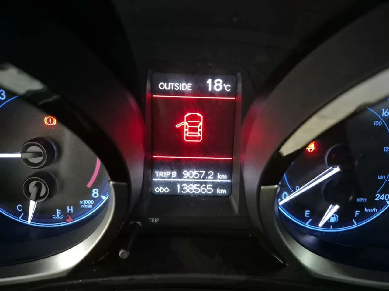 Toyota Corolla * 4dr Sdn * ���������� ��� ������������ ������*  | Mobile.bg � ����������� 10
