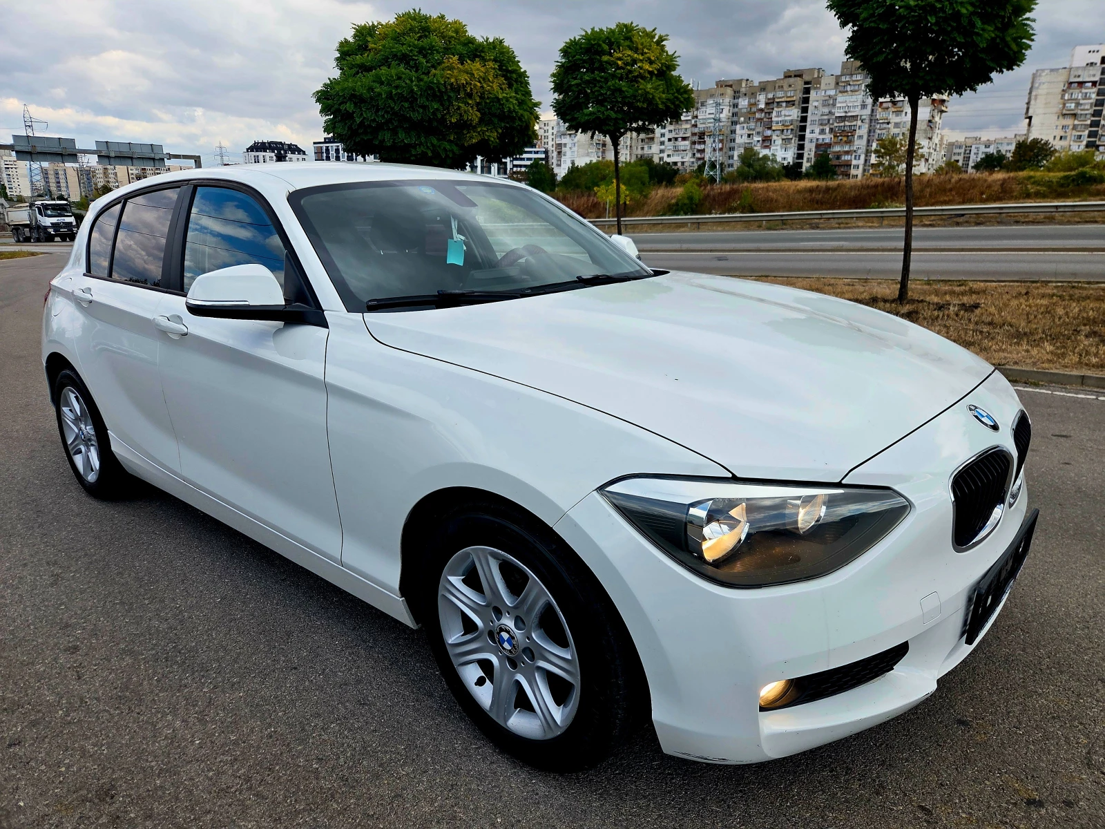 BMW 120 2.0D, снимка 3 - Автомобили и джипове - 55853440