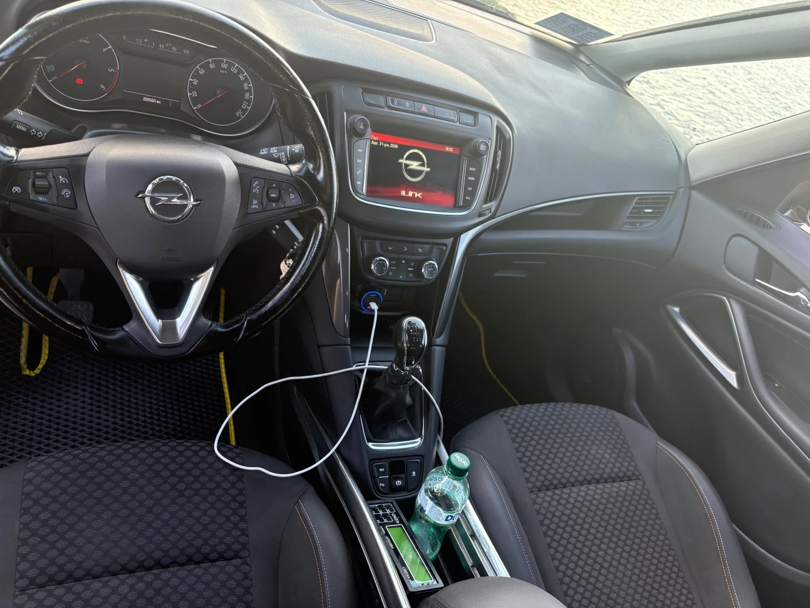 Opel Zafira 1.6cdti, снимка 13 - Автомобили и джипове - 55929914