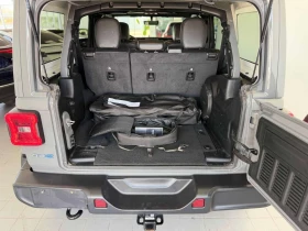 Jeep Wrangler Unlimited Sahara 4x4  CARFAX, снимка 12