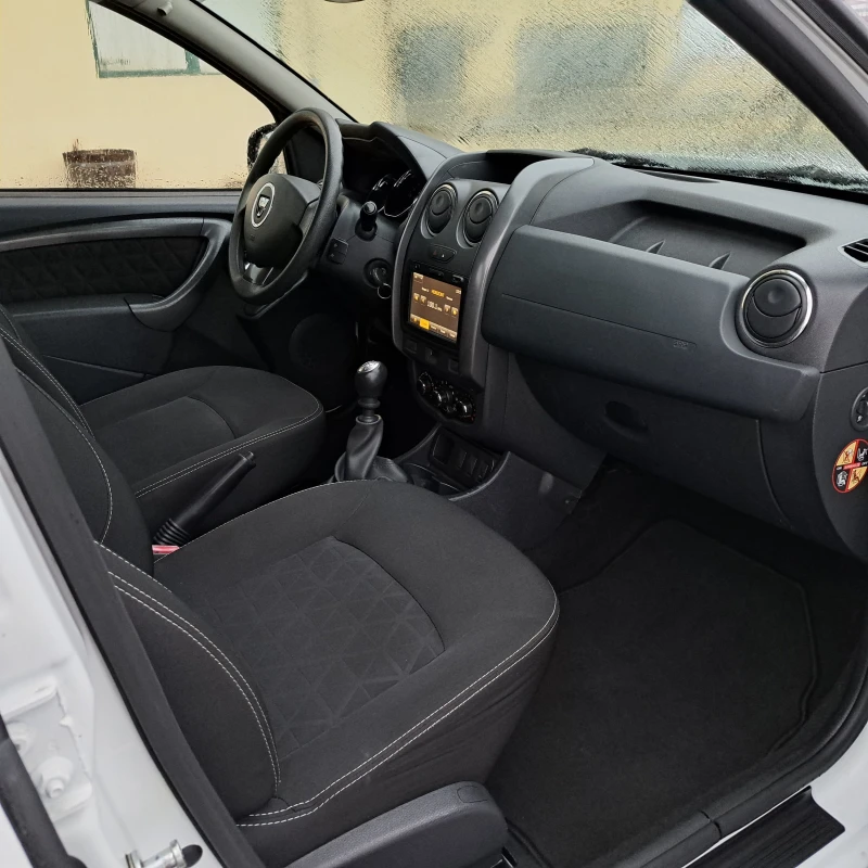 Dacia Duster * ИТАЛИЯ* NAVI* LAUREATE* FACE* , снимка 14 - Автомобили и джипове - 46973692