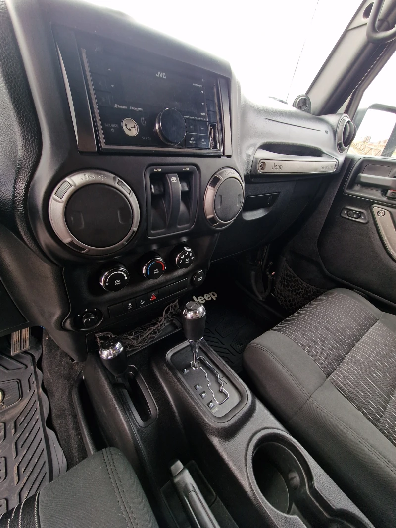 Jeep Wrangler 3.6 V6 Sport, снимка 15 - Автомобили и джипове - 47919941