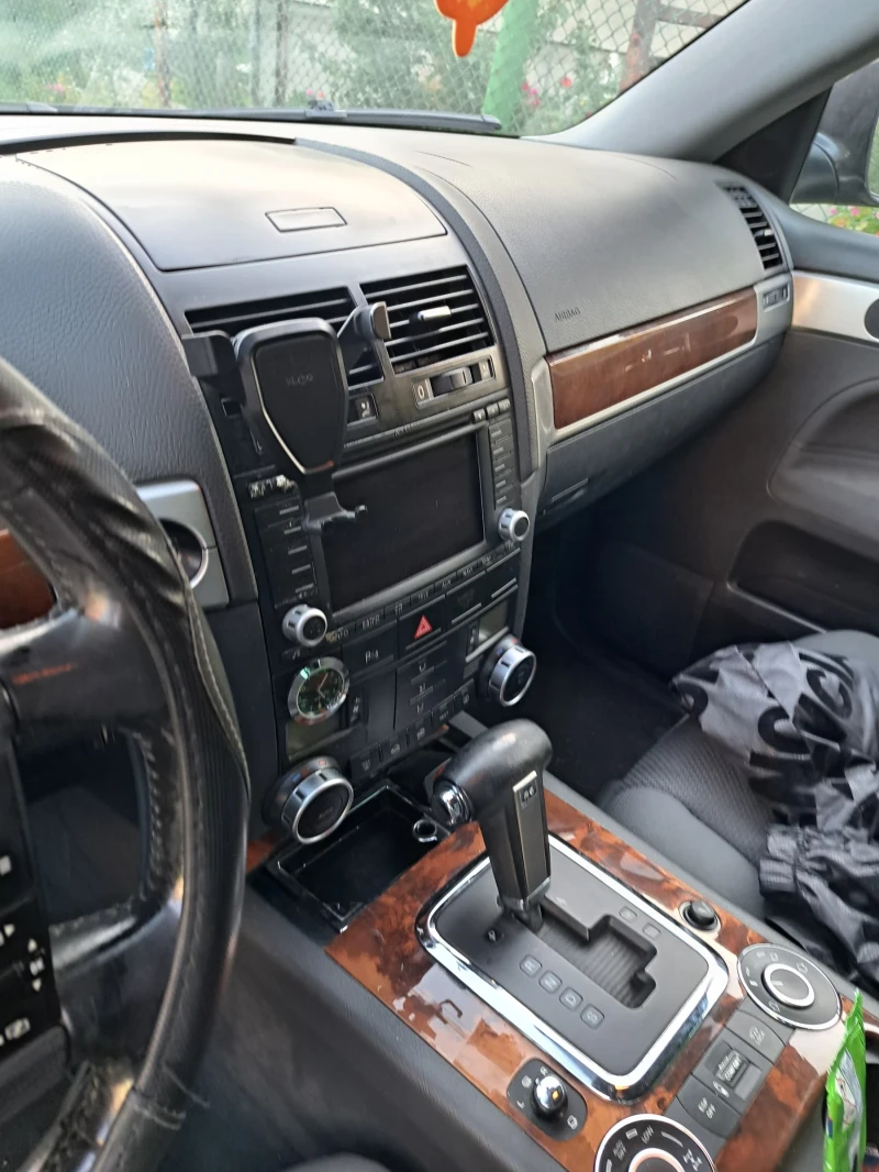 VW Touareg, снимка 7 - Автомобили и джипове - 47936841