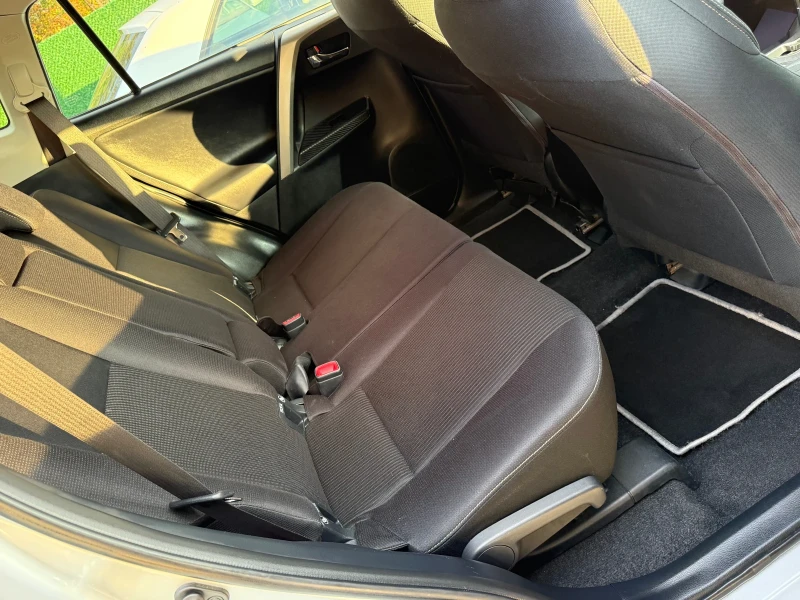 Toyota Rav4 D4D, снимка 14 - Автомобили и джипове - 52018781