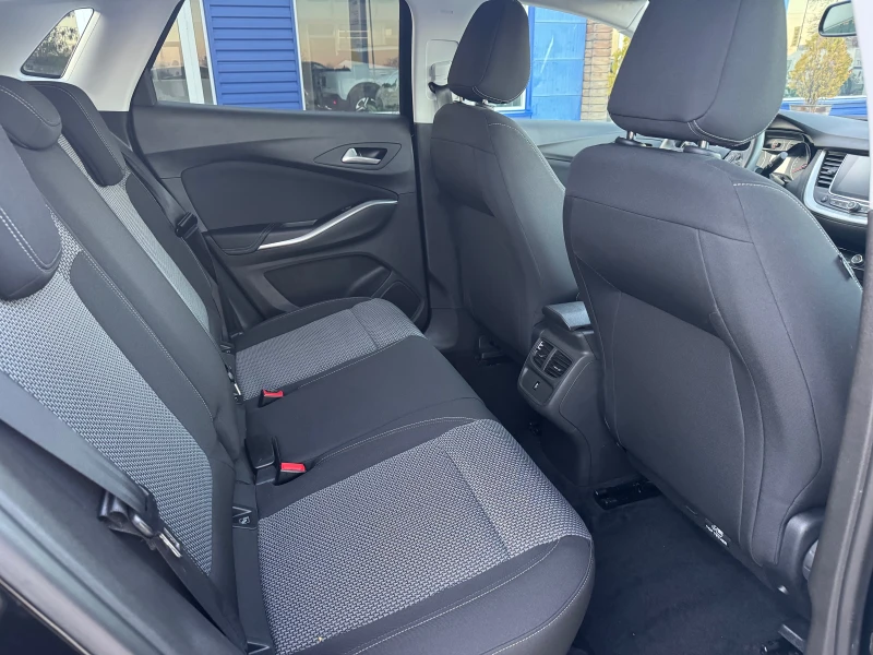 Opel Grandland X 1.6 HDI 120kc GRIP CONTROLL, снимка 13 - Автомобили и джипове - 52527237