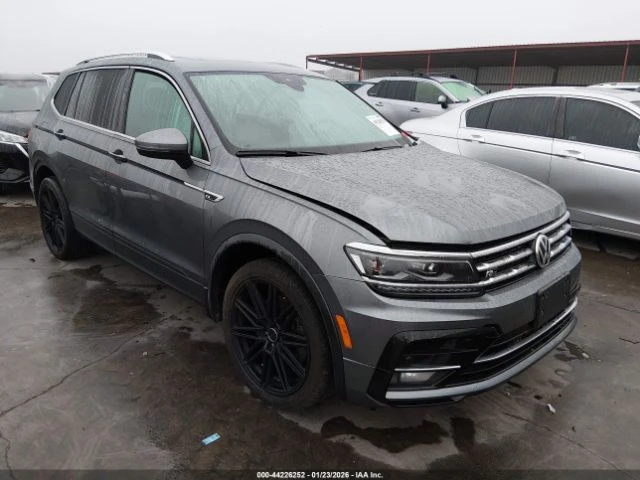 VW Tiguan RLINE* КОЖА* ПАНО* KEYLESS* КАМЕРА* ПОДГРЕВ* 