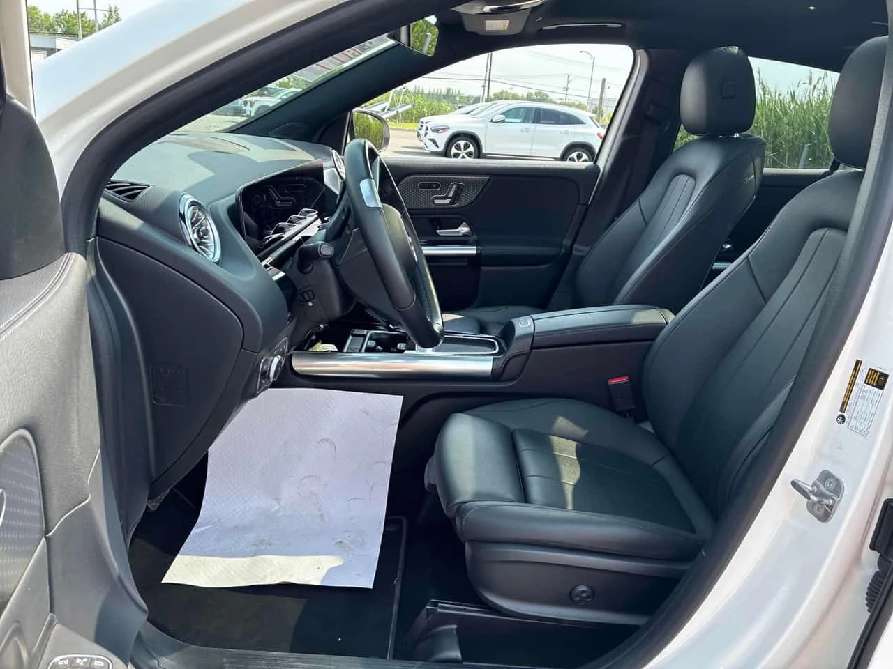 Mercedes-Benz GLA 250 4MATIC/ПАНОРАМА/ПОДГРЕВИ, снимка 11 - Автомобили и джипове - 55157022