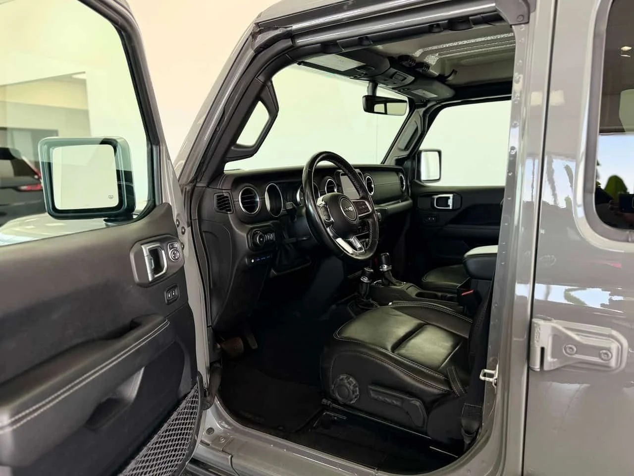 Jeep Wrangler Unlimited Sahara 4x4  CARFAX, снимка 5 - Автомобили и джипове - 55513489