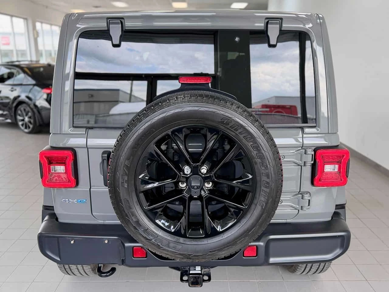 Jeep Wrangler Unlimited Sahara 4x4  CARFAX, снимка 4 - Автомобили и джипове - 55513489