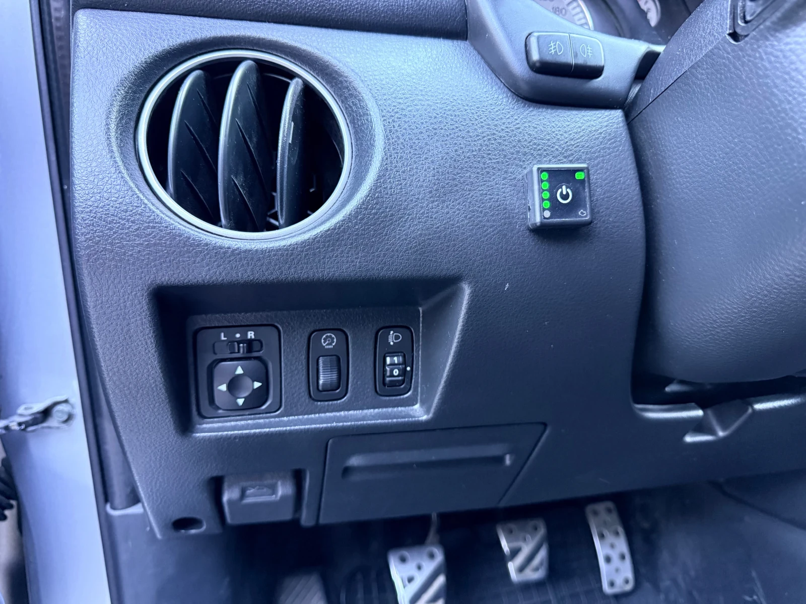 Mitsubishi Outlander 2.0i* ГАЗ* , снимка 14 - Автомобили и джипове - 55945088