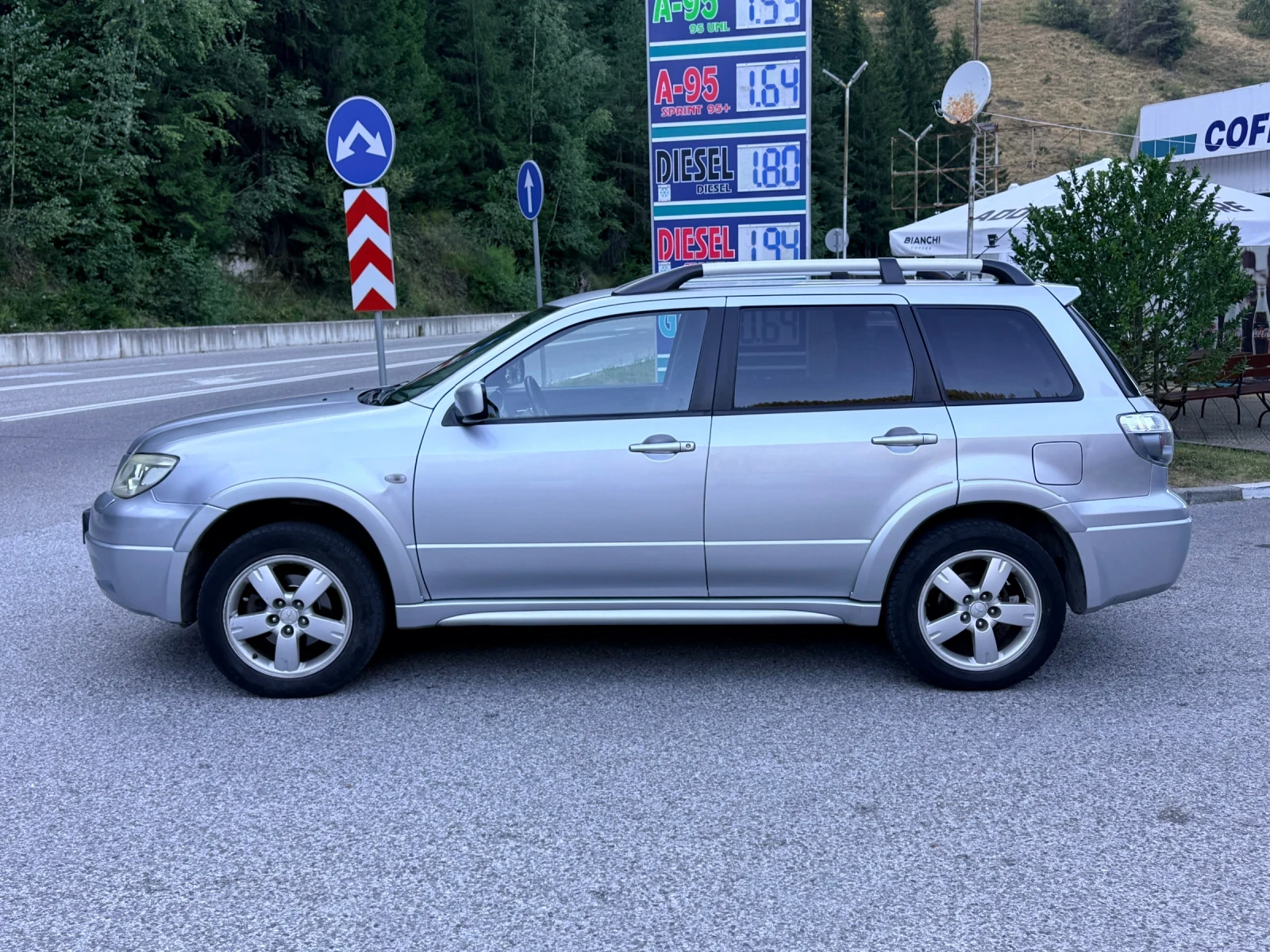 Mitsubishi Outlander 2.0i* ГАЗ* , снимка 2 - Автомобили и джипове - 55945088