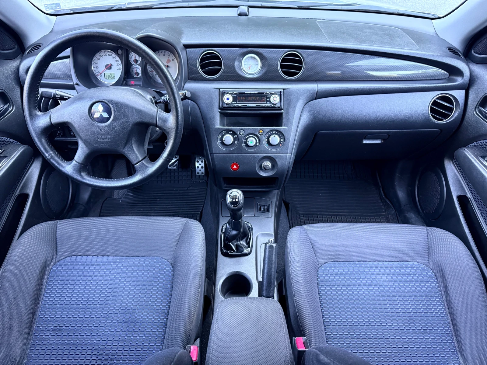 Mitsubishi Outlander 2.0i* ГАЗ* , снимка 10 - Автомобили и джипове - 55945088