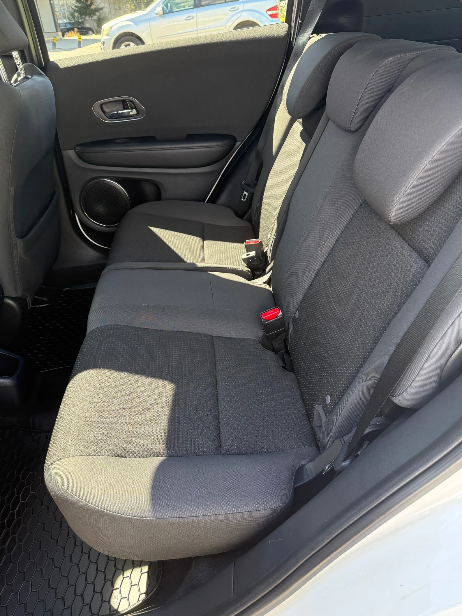 Honda Hr-v, снимка 13 - Автомобили и джипове - 56099879