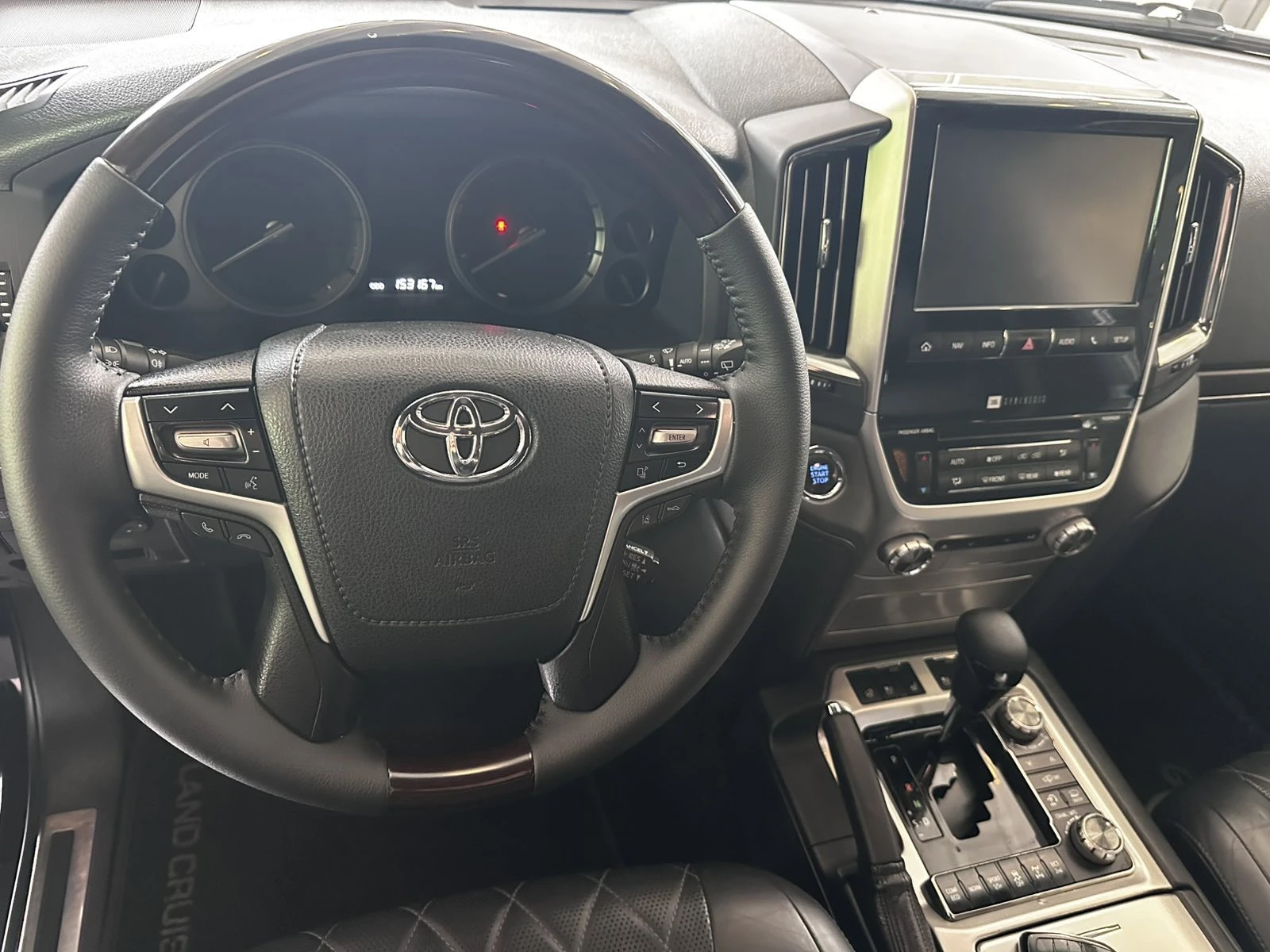 Toyota Land cruiser Toyota Land Cruiser 200 �������� ������  | Mobile.bg � ����������� 4