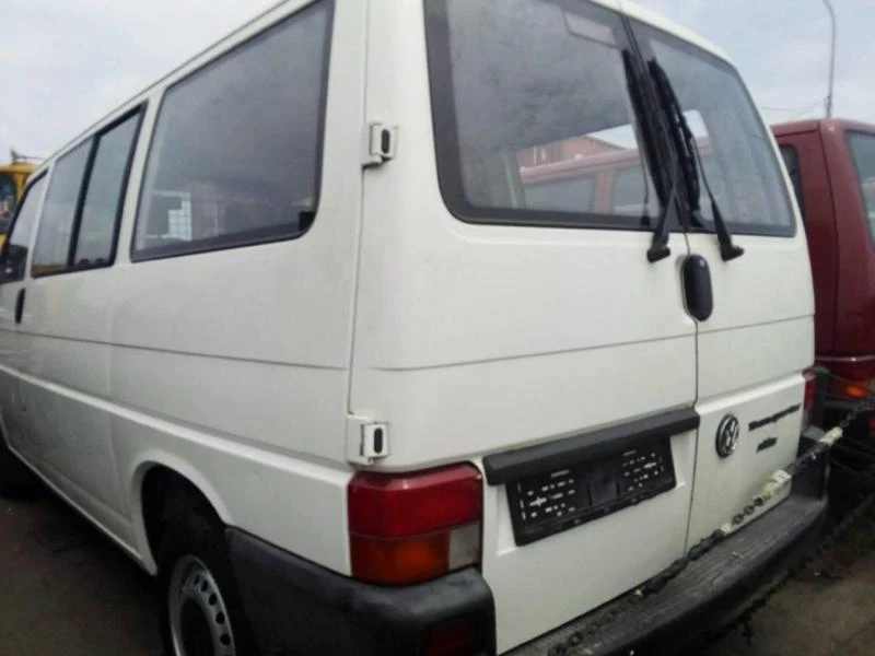 VW T4 2.5 TDI, снимка 3 - Бусове и автобуси - 47850582