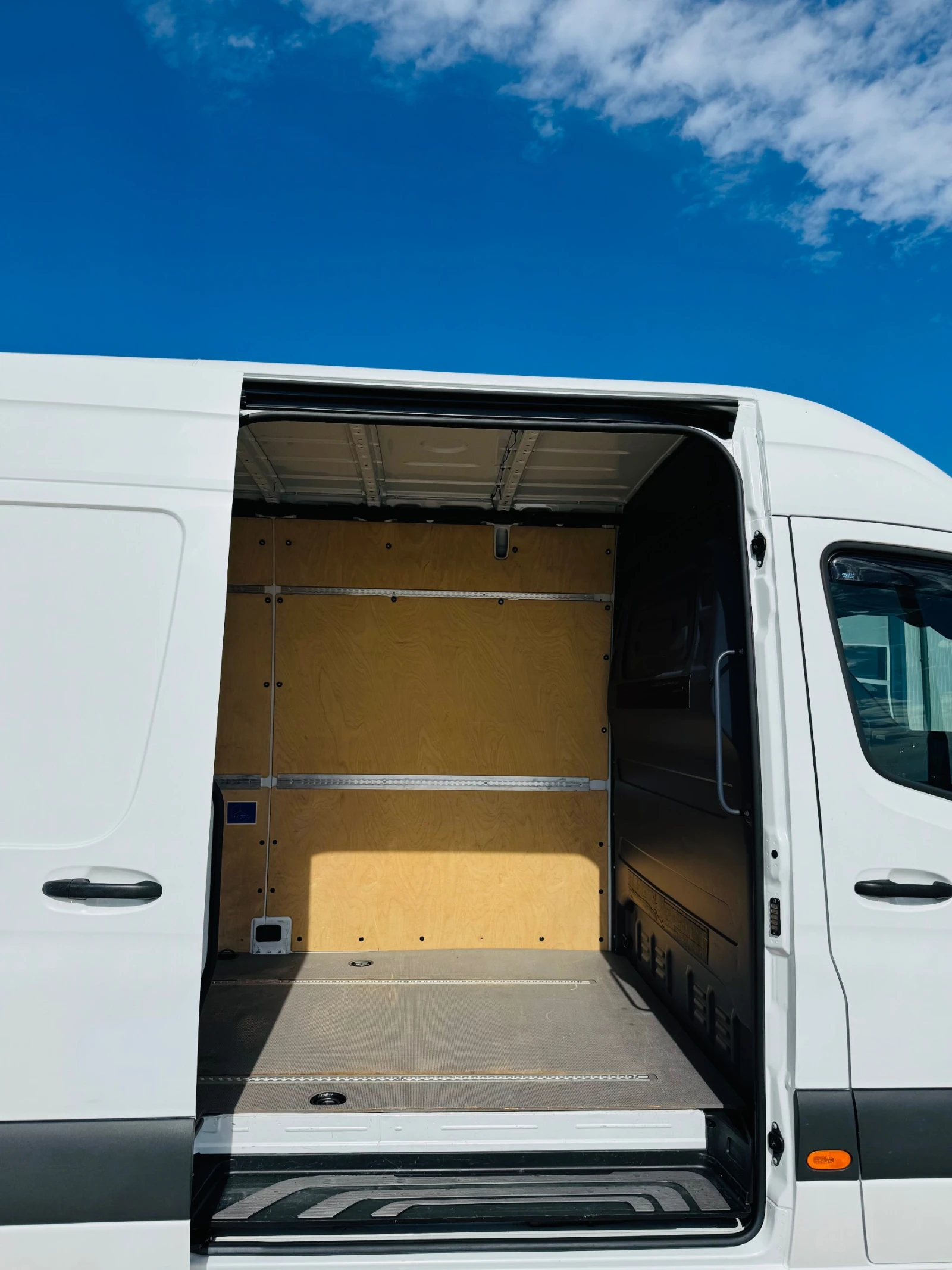 Mercedes-Benz Sprinter 316 МАГАЗИНСКИ!!MAXI!Немски!ТОП!ТОП!ТОП!НАВИ!КЛИМАТР! - изображение 9