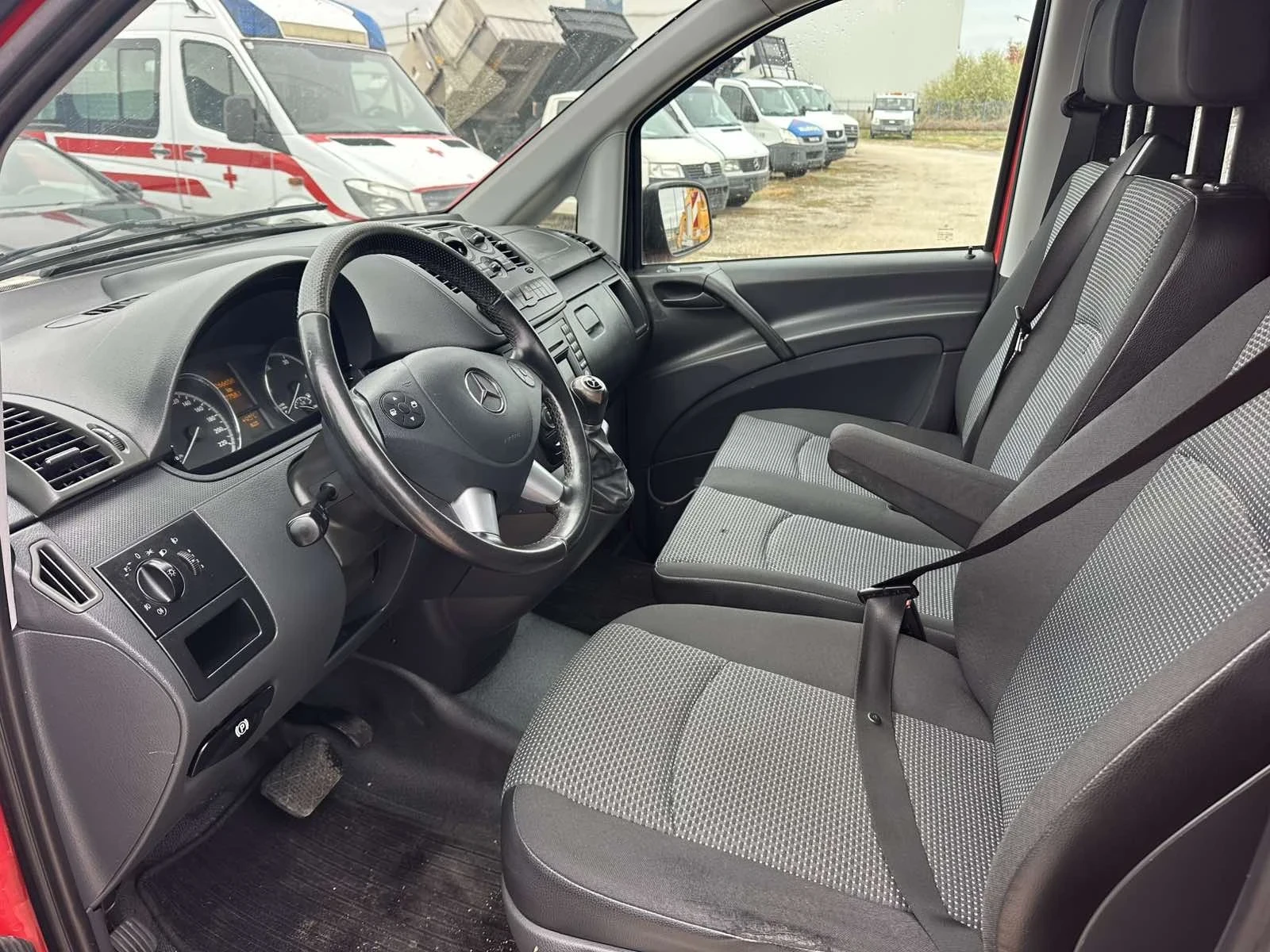 Mercedes-Benz Vito, снимка 11 - Бусове и автобуси - 56512286
