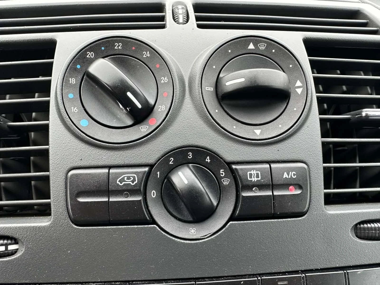 Mercedes-Benz Vito, снимка 13 - Бусове и автобуси - 56512286