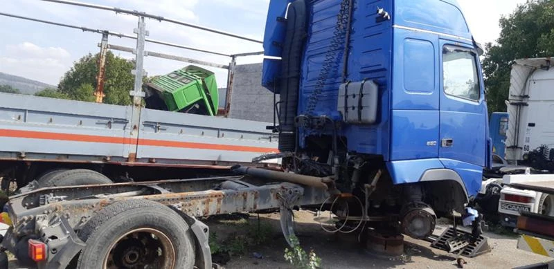 Volvo Fh FH16, 550к.с. 2006г. на части, снимка 1 - Камиони - 26446058