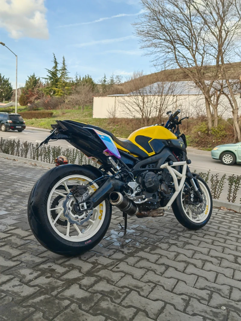 Yamaha Mt-09 Top