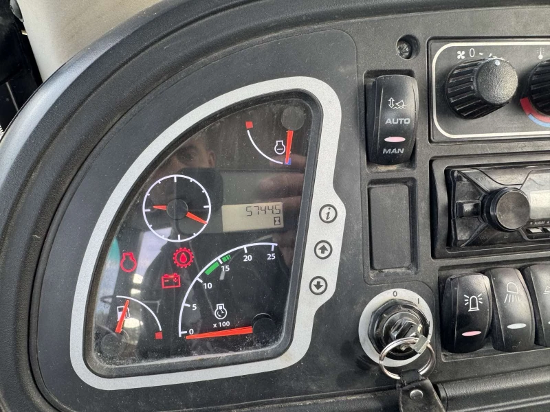 Багер JCB 3CX 14LFWM, снимка 8 - Индустриална техника - 51549417