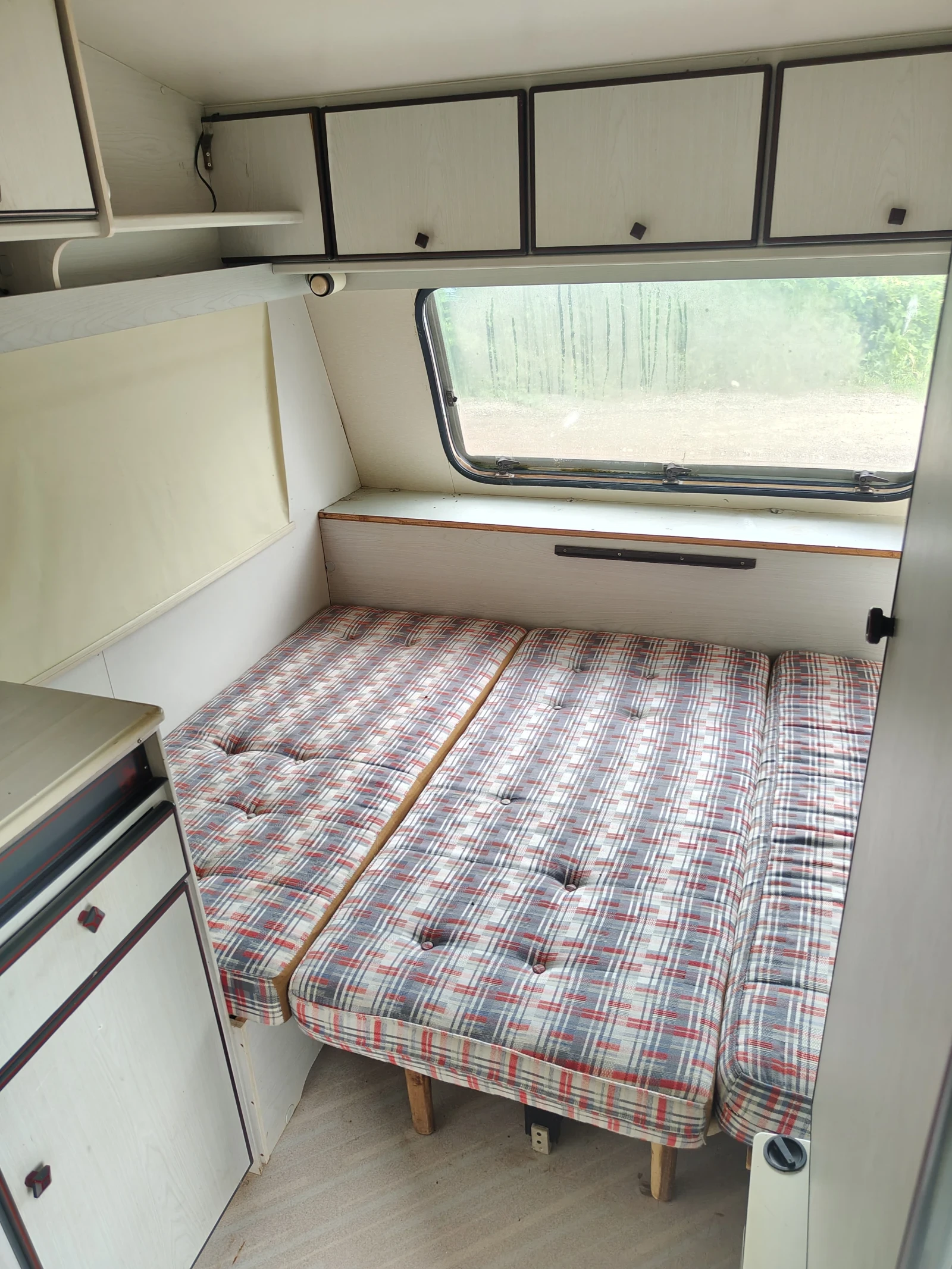 Каравана Knaus, снимка 2 - Каравани и кемпери - 54935689