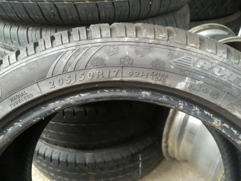 Гуми Зимни 205/50R17, снимка 6 - Гуми и джанти - 20432746