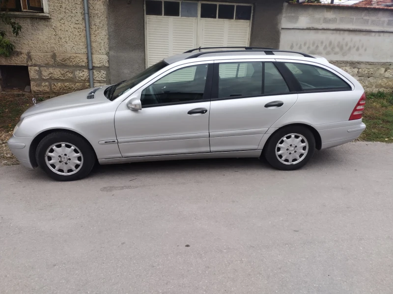 Mercedes-Benz C 220, снимка 1 - Автомобили и джипове - 47417455