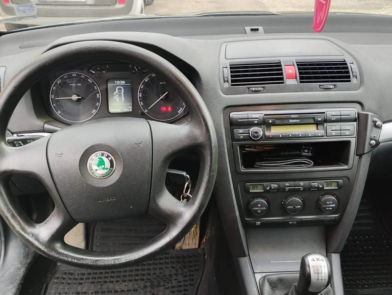 Skoda Octavia 1.9 TDI 4x4, снимка 5 - Автомобили и джипове - 52666903