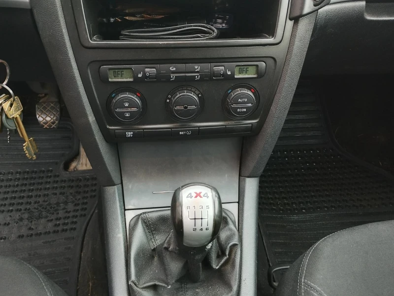 Skoda Octavia 1.9 TDI 4x4, снимка 7 - Автомобили и джипове - 52666903