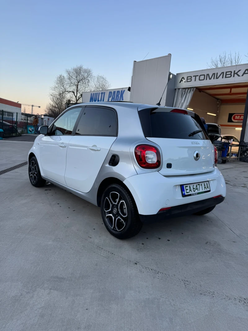 Smart Forfour EQ, снимка 4 - Автомобили и джипове - 49468091