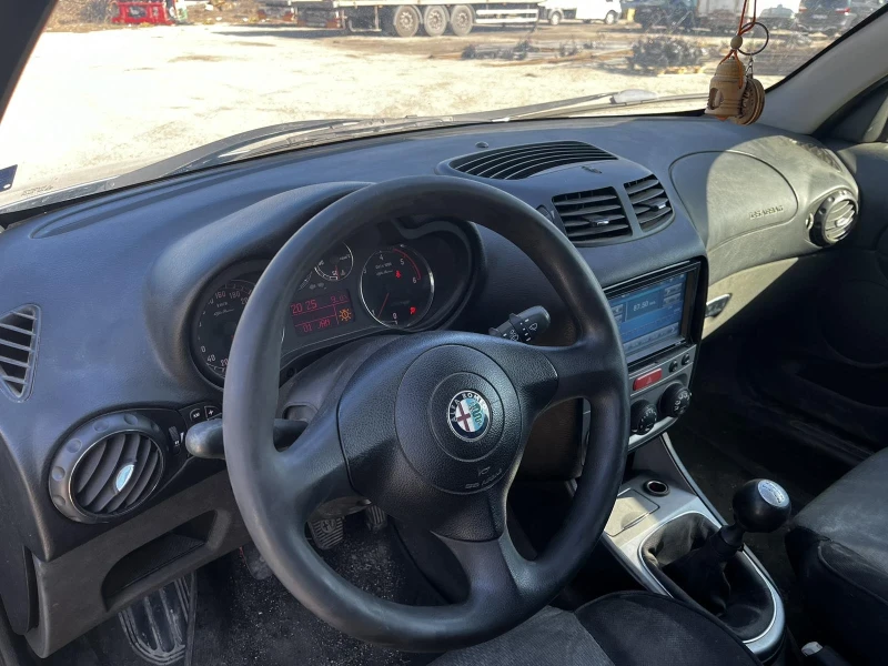 Alfa Romeo 147, снимка 8 - Автомобили и джипове - 49072231