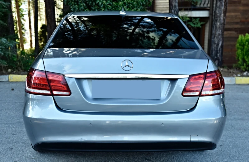 Mercedes-Benz E 220 220CDI TOP, снимка 5 - Автомобили и джипове - 52693805