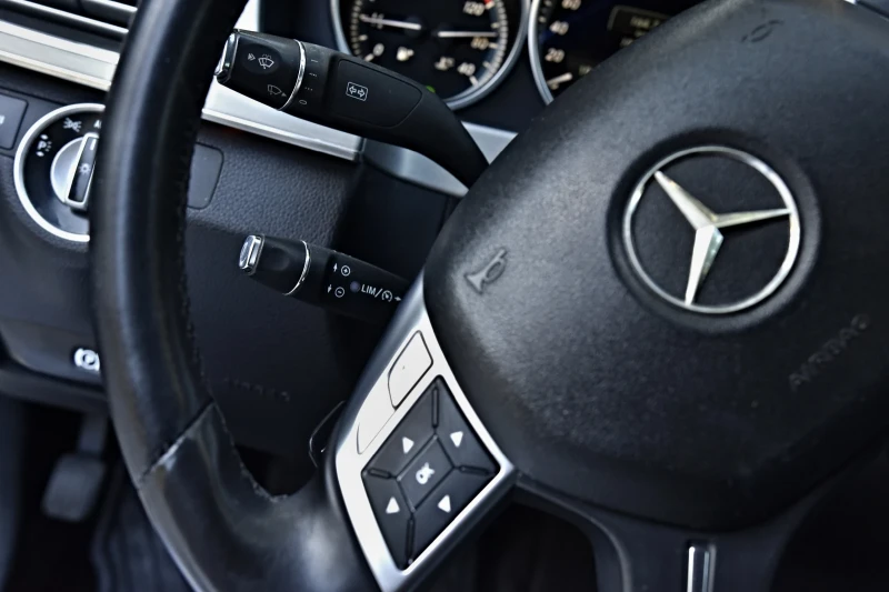 Mercedes-Benz E 220 220CDI TOP, снимка 13 - Автомобили и джипове - 52693805