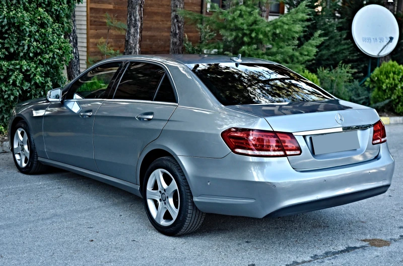 Mercedes-Benz E 220 220CDI TOP, снимка 6 - Автомобили и джипове - 52693805