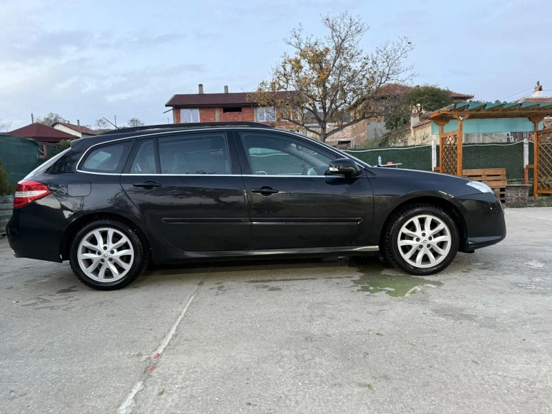 Renault Laguna 2.0 dCi, снимка 4 - Автомобили и джипове - 52496631