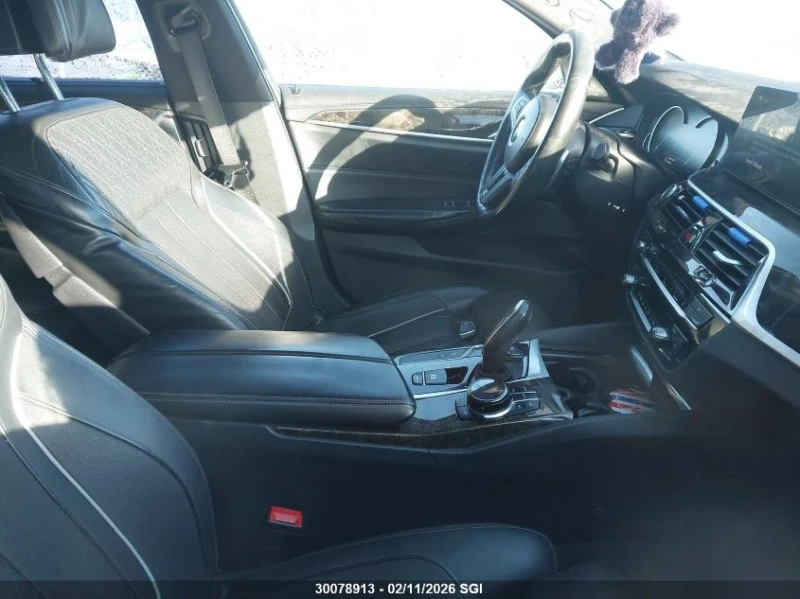 BMW 540 Xi* B58* M-Pack* Harman Kardon, снимка 8 - Автомобили и джипове - 53452320