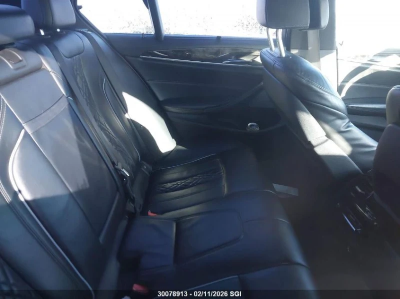 BMW 540 Xi* B58* M-Pack* Harman Kardon, снимка 9 - Автомобили и джипове - 53452320