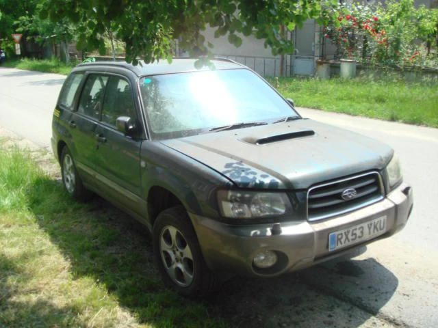 Subaru Forester 2.0 TURBO, снимка 2 - Автомобили и джипове - 46834057