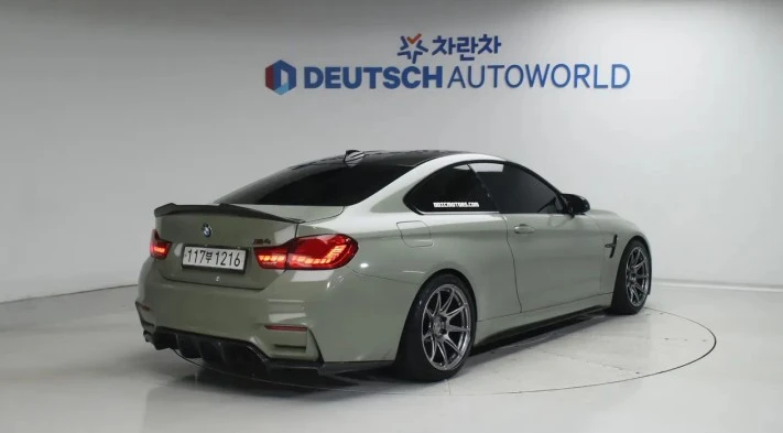 BMW M4 DCT* 360* КАМЕРА* HARMAN* KARDON* HUD* ПОДГРЕВ* , снимка 3 - Автомобили и джипове - 55395998
