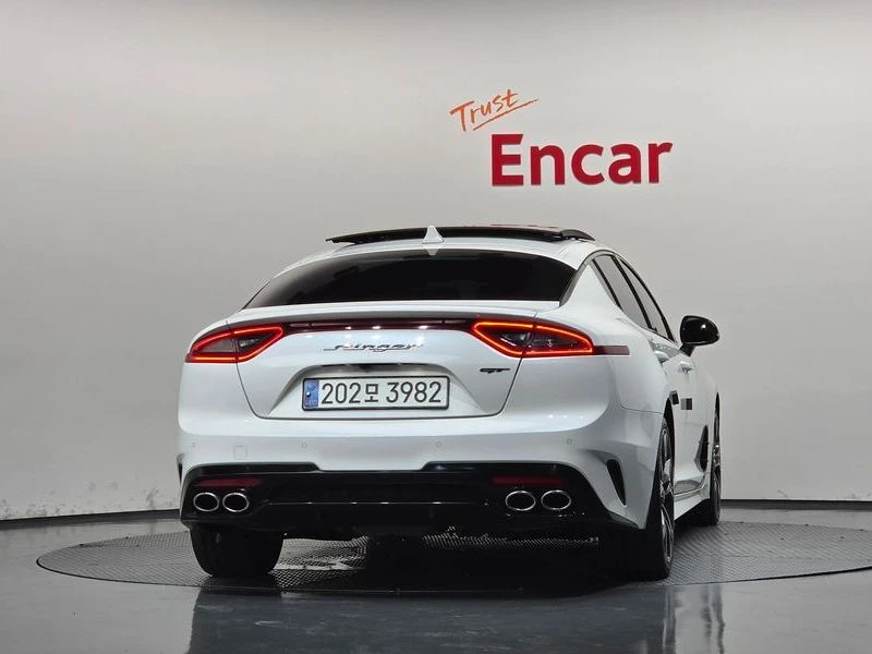 Kia Stinger 3.3 Turbo 2WD| 365к.с., снимка 4 - Автомобили и джипове - 56170109