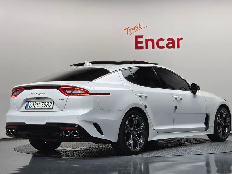 Kia Stinger 3.3 Turbo 2WD| 365к.с., снимка 2 - Автомобили и джипове - 56170109