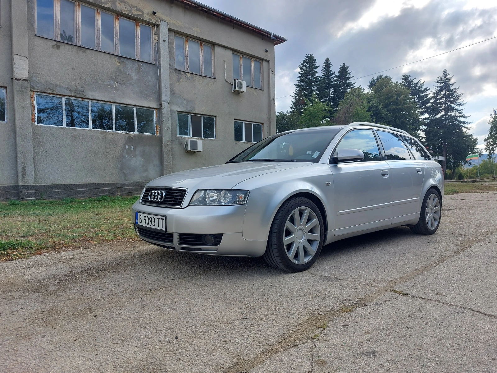 Audi A4 1.8T BFB S-line - изображение 2