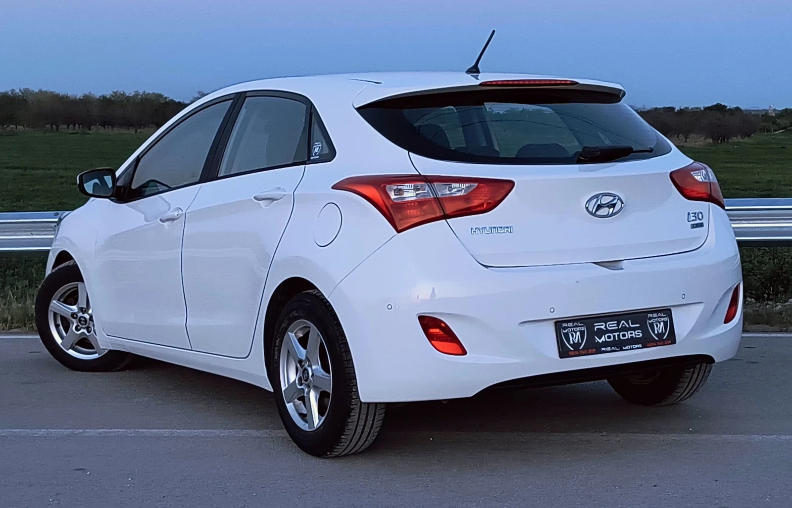 Hyundai I30 1.6CRDi Автоматик - изображение 6