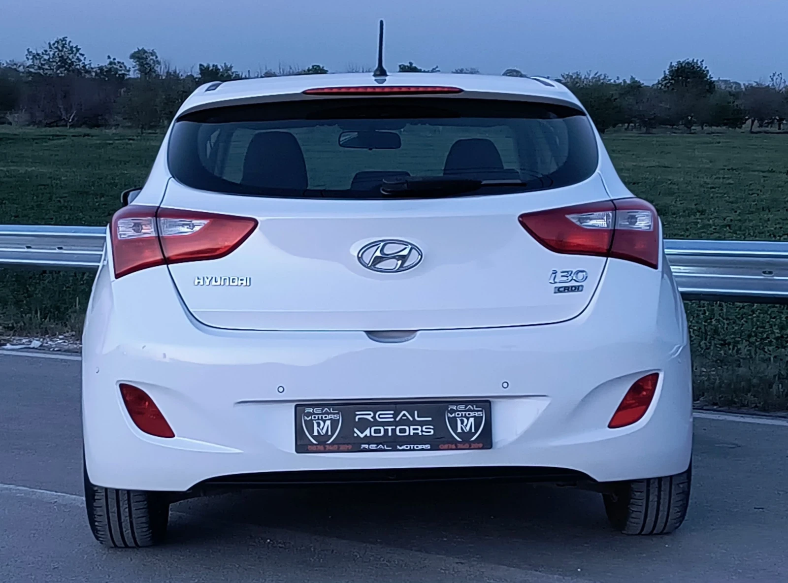 Hyundai I30 1.6CRDi Автоматик - изображение 5