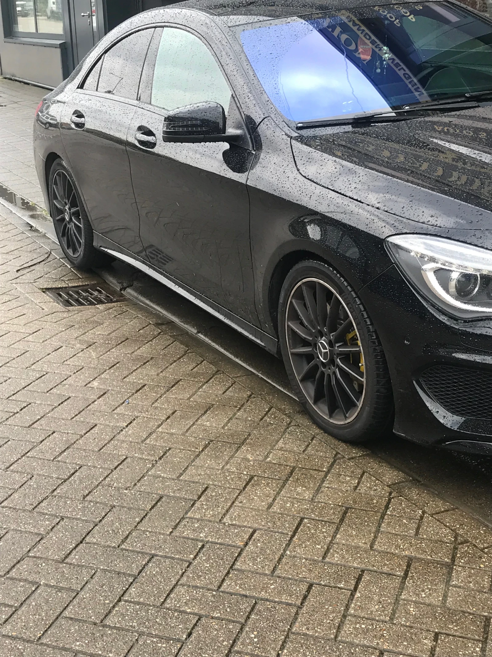 Mercedes-Benz CLA 220  - изображение 2