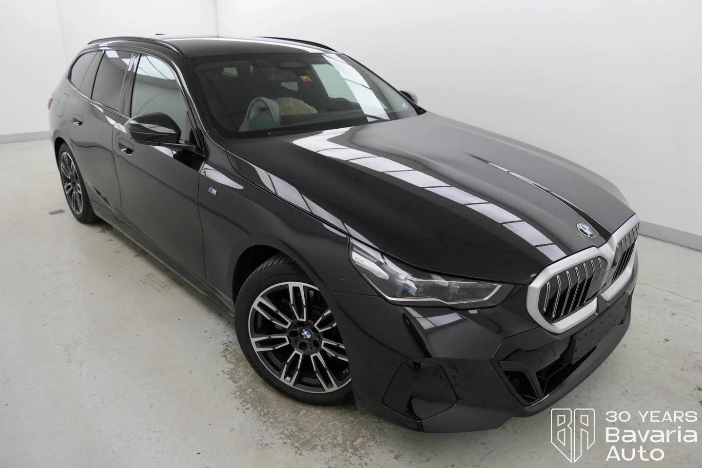 BMW 520 i Touring M Sport Paket Steptronic - изображение 4