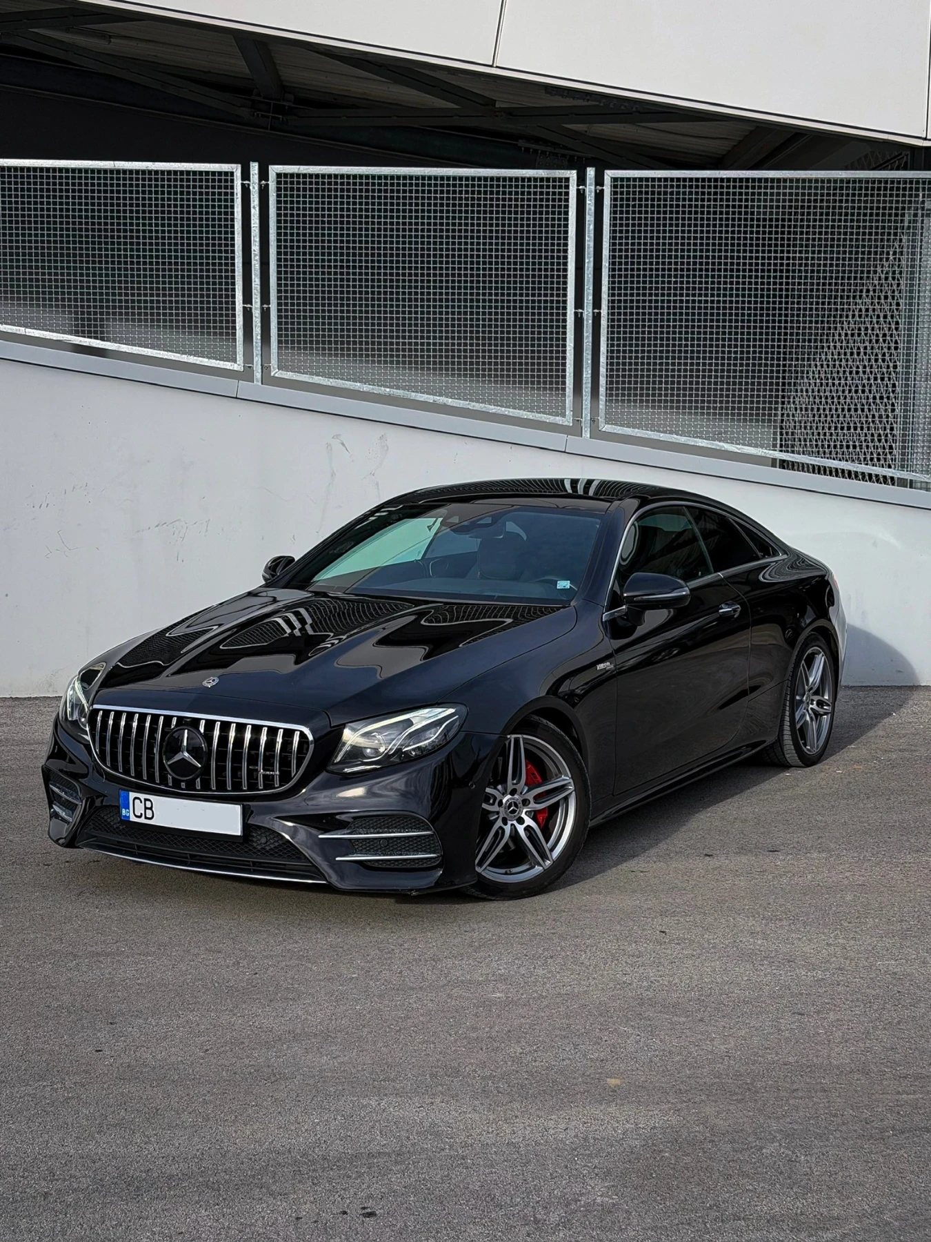 Mercedes-Benz E 220 Burmester/Pano/53 AMG - изображение 2